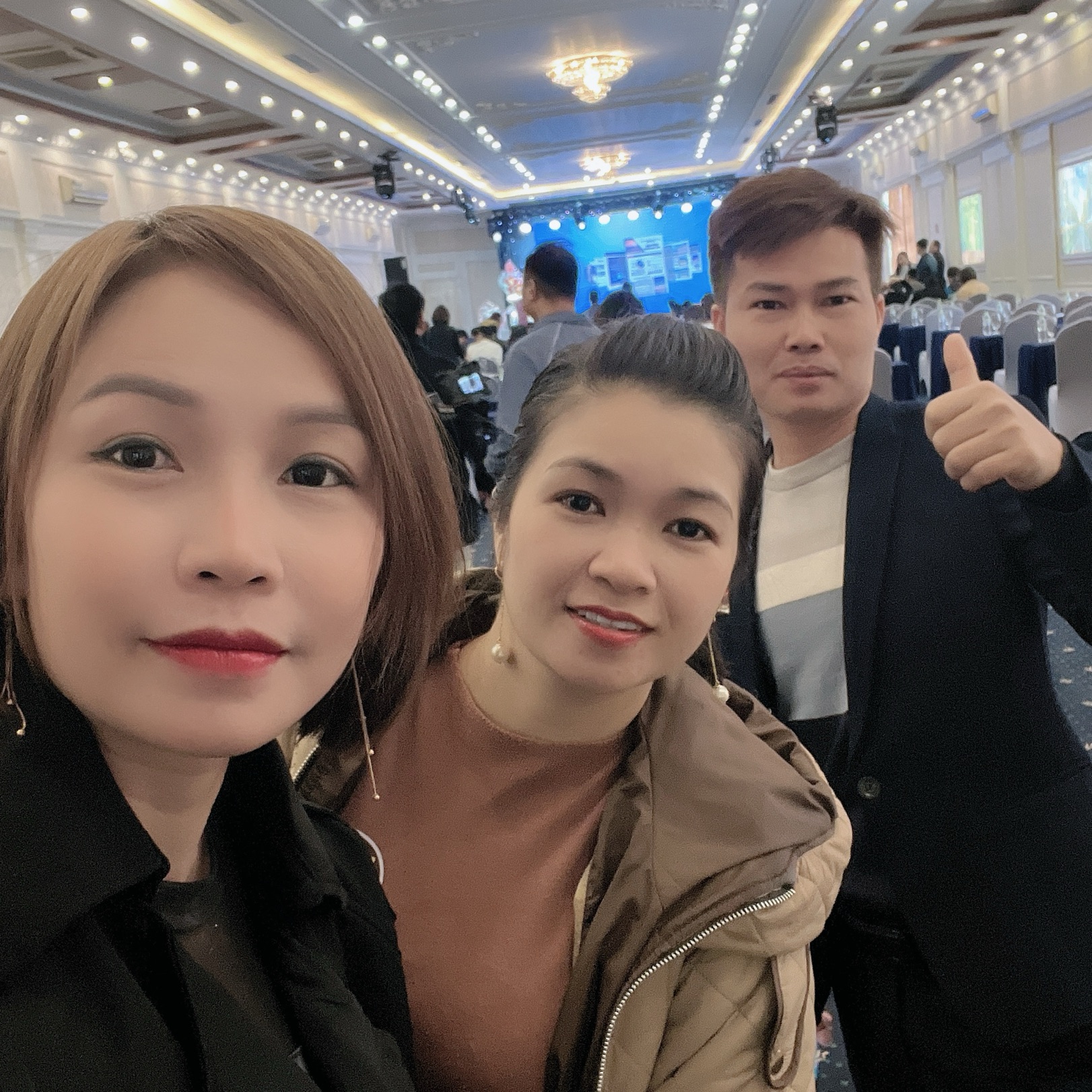 HOÀNG THỊ THOA