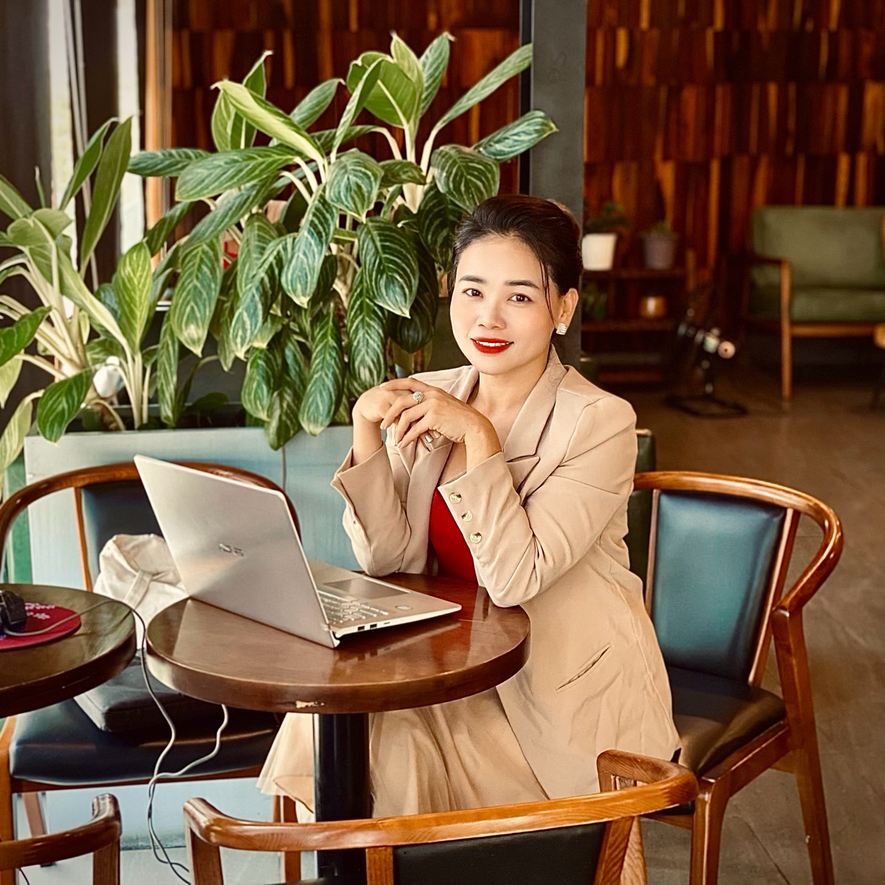 BÙI THỊ DUYÊN ANH