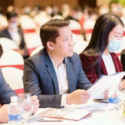 Lê viết hoàng