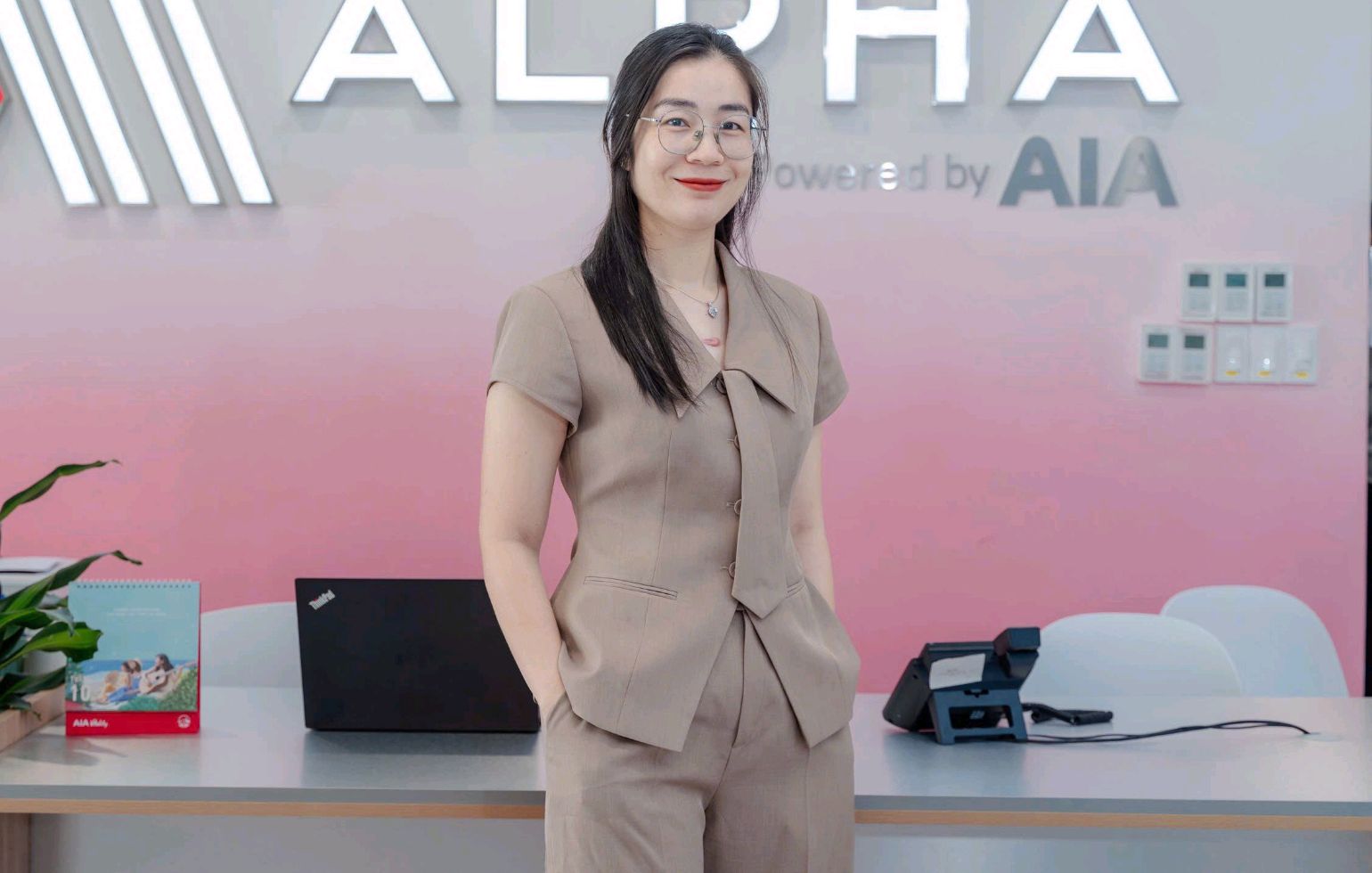 TRỊNH HƯƠNG GIANG