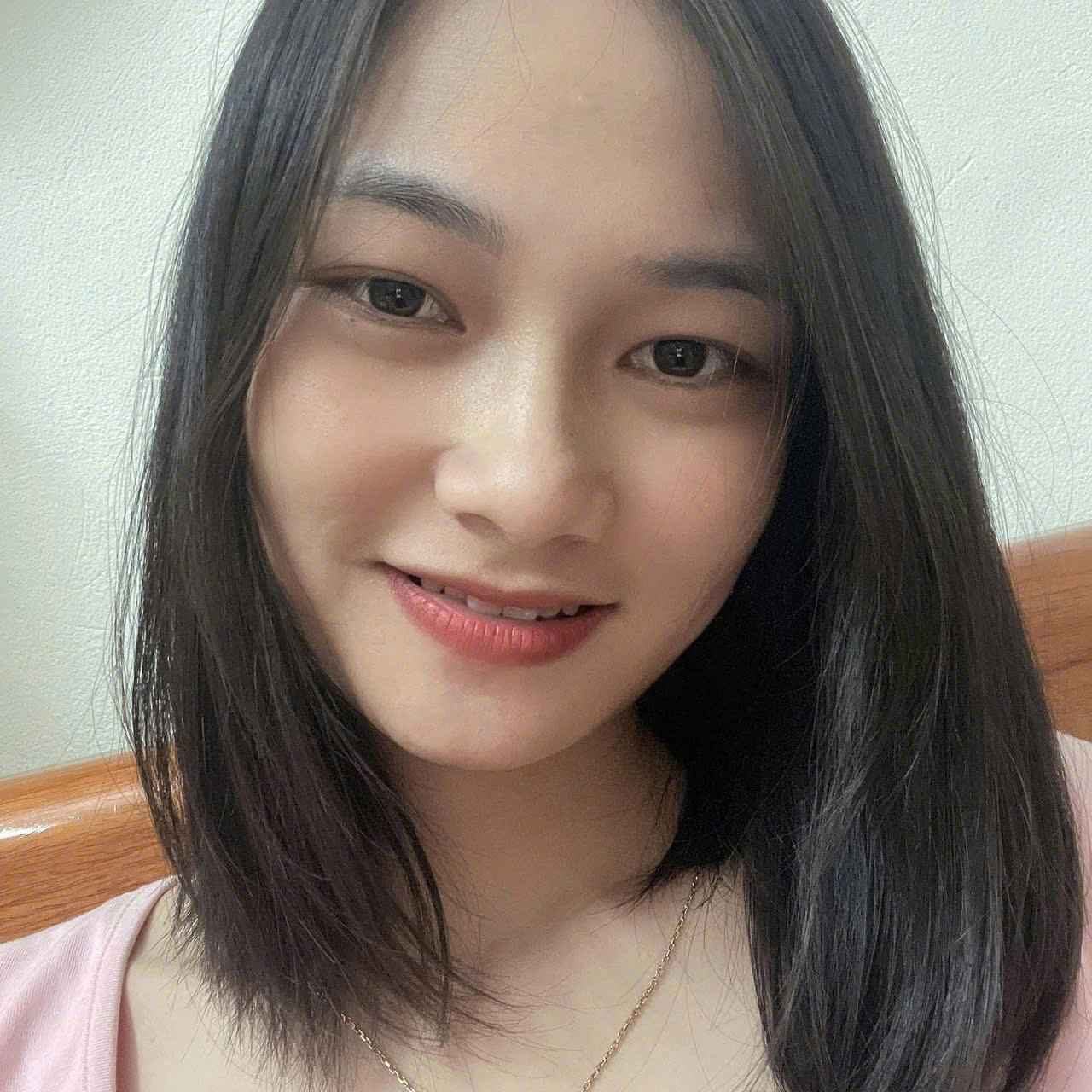 Nguyễn Hằng