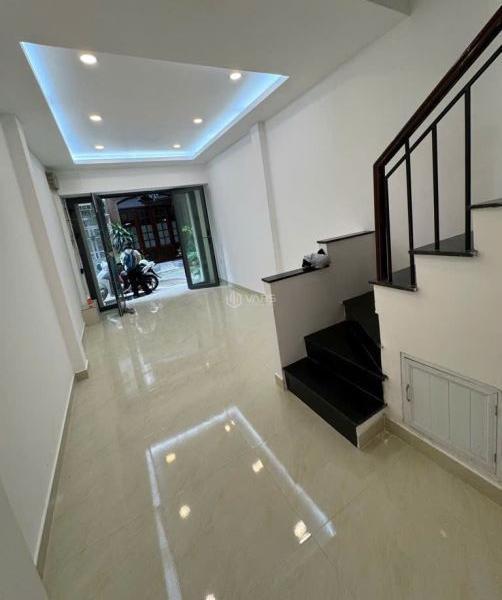 Cho thuê Nhà trong hẻm 300m² Đường 3/2, Phường 14, Quận 10, Hồ Chí Minh