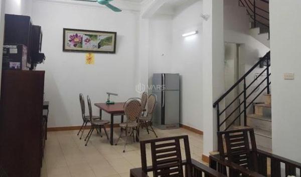 Cho 🏣 thuê nhà nguyên căn Ngõ Văn Chương, gần mặt đường Phố Tôn Đức Thắng - vào ở ngay Số nhà 15 ngách 27 Ngõ Văn Chương Phố Tôn Đức Thắng, Phường Văn Chương, Quận Đống Đa, Hà Nội