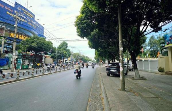 Bán lô 🏦 đất 2 mặt tiền 1 sẹc Nguyễn Ái Quốc 11x18,5 =200m2. GIÁ 8,99 TỶ Đường Nguyễn Ái Quốc, Phường Trảng Dài, Thành phố Biên Hoà, Đồng Nai