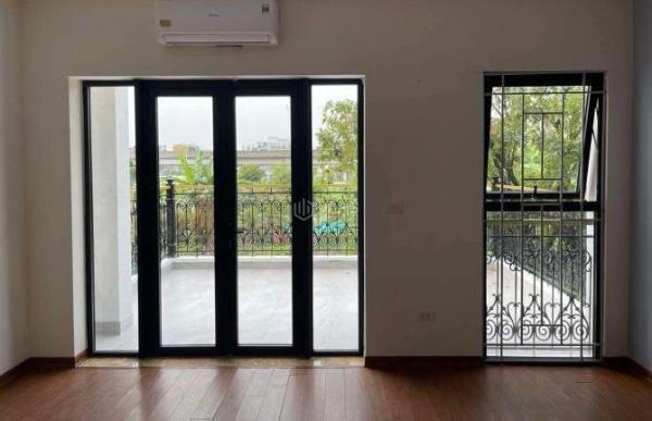 Cho thuê Nhà mặt phố 181m² Phố Phó Đức Chính, Phường Trúc Bạch, Quận Ba Đình, Hà Nội