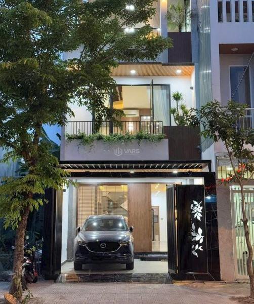 Chủ cần bán Nhà mặt phố 100m² Đường Bùi Thiện Ngộ, Phường Hòa Xuân, Quận Cẩm Lệ, Đà Nẵng