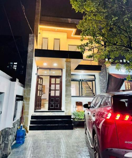 Cần bán Nhà trong hẻm 130m² Đường Phạm Văn Đồng, Phường Phú Thượng, Thành phố Huế, Huế