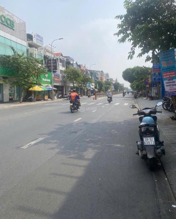 Bán Nhà mặt phố 120m² Phường 6, Quận Gò Vấp, Hồ Chí Minh