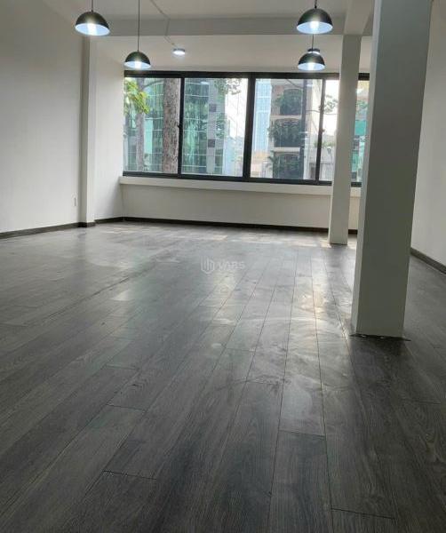 Cần cho thuê Nhà mặt phố 400m² Đường Trần Hưng Đạo, Phường Nguyễn Cư Trinh, Quận 1, Hồ Chí Minh