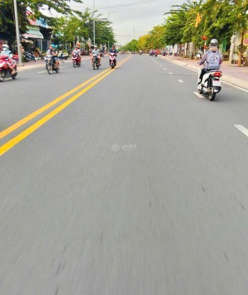 Cần bán Nhà mặt phố 121m² Đường Lê Chí Dân, Phường Tân An, Thành phố Thủ Dầu Một, Bình Dương