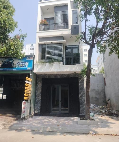 BÁN NHÀ ☘ 3 TẦNG , DT : 72m2 CHỈ 4,8 Tỷ (TL) , ĐƯỜNG Nguyễn DU Đường Nguyễn Du, Phường Bình Hòa, Thành phố Thuận An, Bình Dương