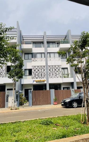 căn nhà phố tesla đối diện khu 🏢 cưỡi ngựa ả rập Đường Nguyễn Đình Chiểu, Phường Tân Lợi, Thành phố Buôn Ma Thuột, Đắk Lắk