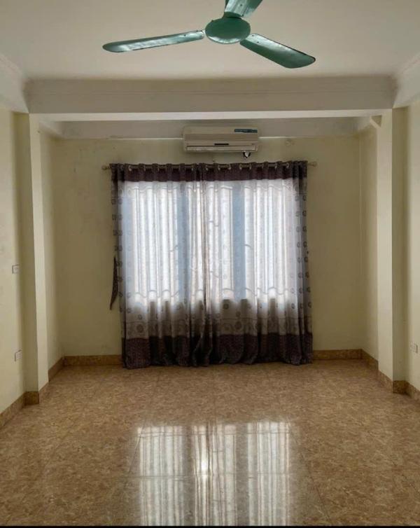 Cho thuê Nhà mặt phố 32m² Lương Văn Can, Phường Nguyễn Trãi, Quận Hà Đông, Hà Nội