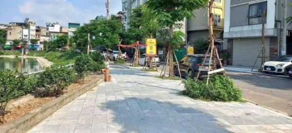 Bán Nhà mặt phố 420m² Đường Ven Hồ Linh Quang, Phường Văn Chương, Quận Đống Đa, Hà Nội