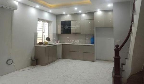 Cần bán Nhà trong hẻm 70m² Đường Âu Cơ, Phường Quảng An, Quận Tây Hồ, Hà Nội