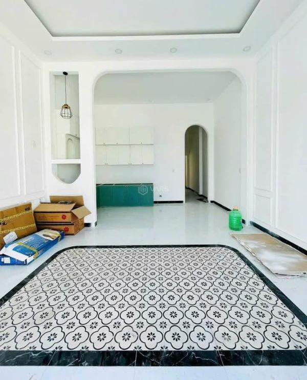 Bán Nhà mặt phố 91m² Phường Quan Hoa, Quận Cầu Giấy, Hà Nội