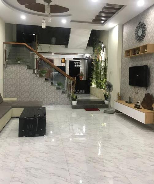 Cho thuê Nhà mặt phố 100m²