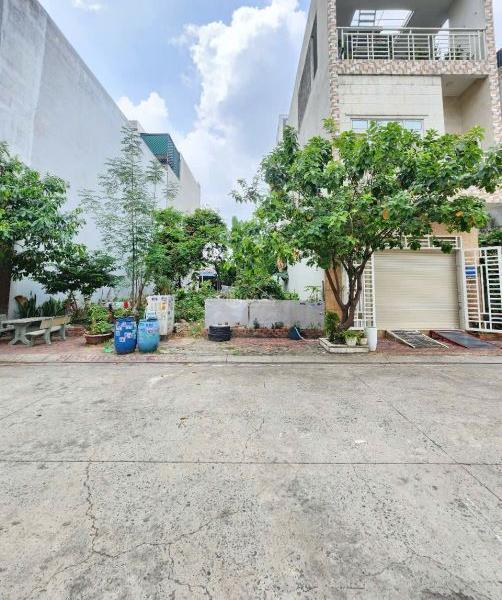3Tỷ900__Đất gần Vincom550__KDC 👍 sau lưng Vincom và Ngã Tư 550__Đường 20m, Kinh doanh OK