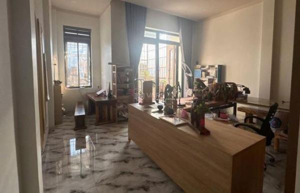 Bán Nhà mặt phố 100m²