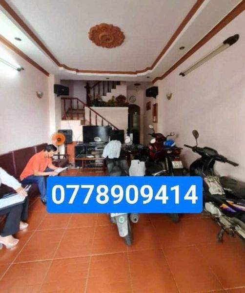 Bán Nhà mặt phố 72m²