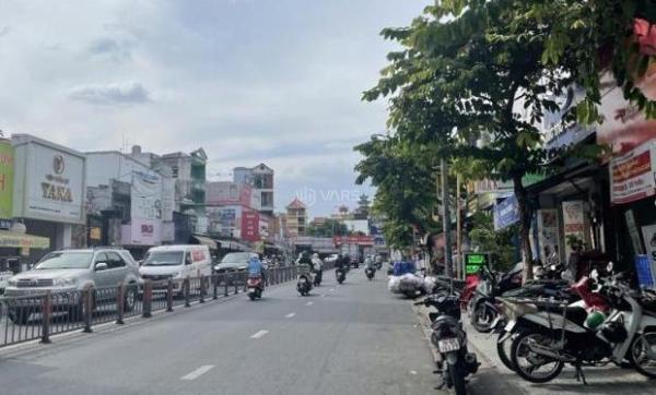 Chủ cần bán Nhà mặt phố 100m²
