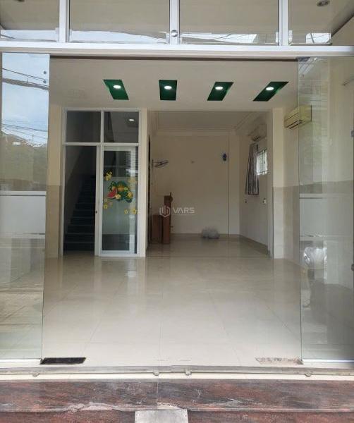 Cần bán Nhà mặt phố 53m²
