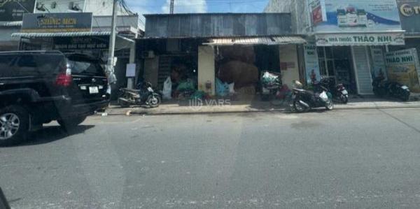 Bán Nhà mặt phố 197m²
