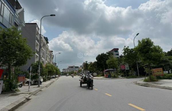 CẦN 🏠 BÁN LÔ ĐẤT MẶT CHÍNH NGUYỄN QUYỀN ĐẠI PHÚC, TP BẮC NINH 🍀 DT 72.5m2 🍀 Mặt 5 m Đông