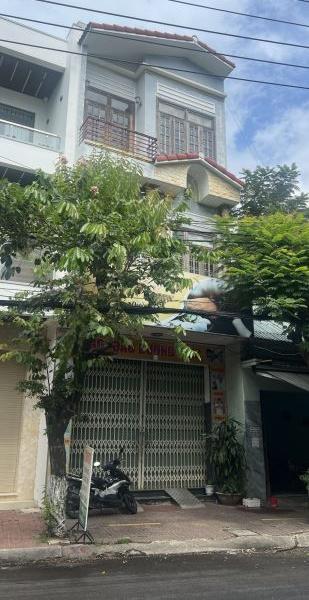 Bán nhà 3 mê mặt tiền Trần 👍 Thị Kỉ. 70m2 ngang 4,7m giá 7,4 tỷ