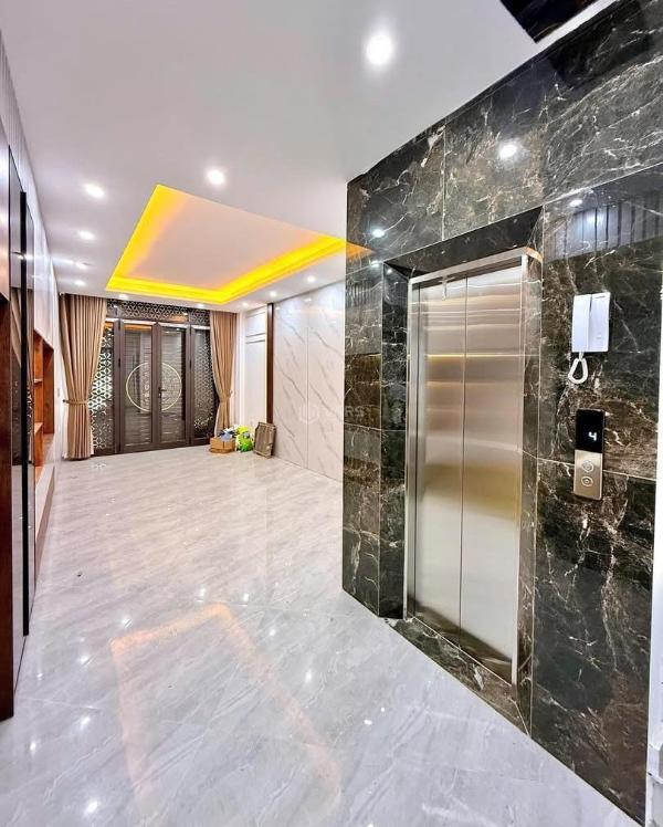 Cần bán Nhà trong hẻm 40m²