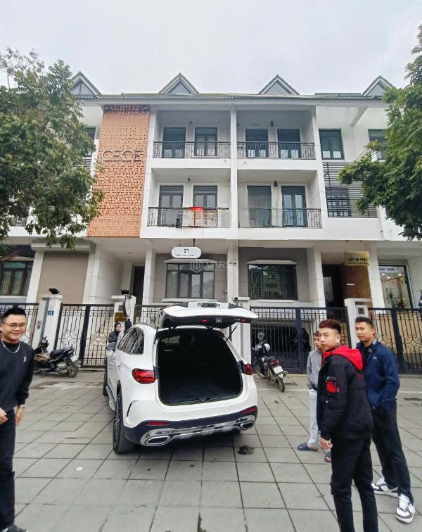 Cho thuê lk hdi 🏣 mạc thái tông thông sàn thang máy. dt 100m x 4 nổi 1 hầm, mt 7m.
