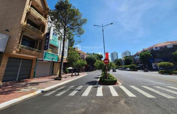 Chủ cần bán Nhà mặt phố 83m²