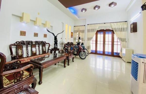 Chủ cần bán Nhà mặt phố 100m²