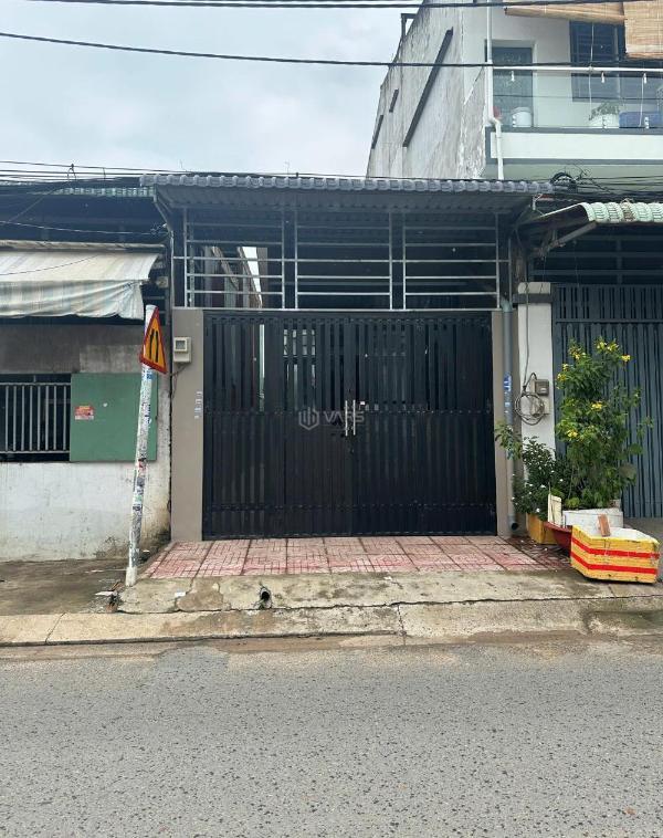 Bán nhà cấp 🌊 4, dt 80m2, mặt tiền kinh doanh, p. bình hưng hòa, q.bình tân
