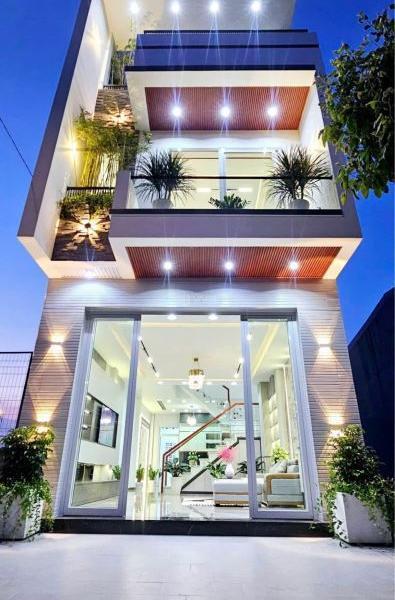 Bán Nhà mặt phố 120m²