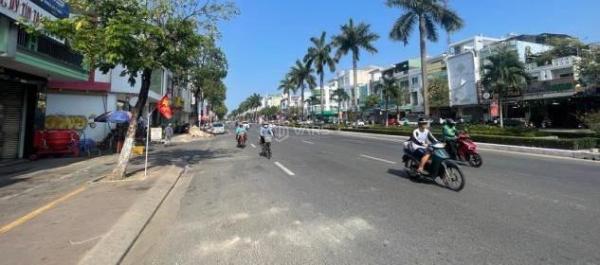 Chủ cần bán Nhà mặt phố 100m²
