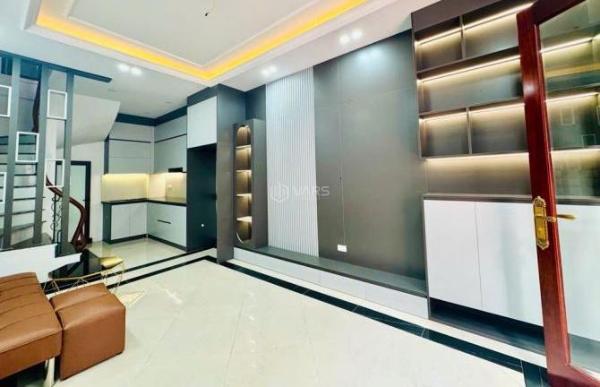 NHÀ HIẾM PHÚ DIỄN 32M-5 TẦNG-Ô TÔ 30M-SÁT CHỢ-CHỈ NHỈNH 6 TỶ 🏚️ CHÚT-FULL NỘI THẤT SỊN SÒ