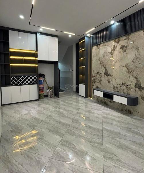 Nhà đẹp gần phố Hồng Mai, bagac 🏤 thông, 3pn rộng giá 6 tỷ