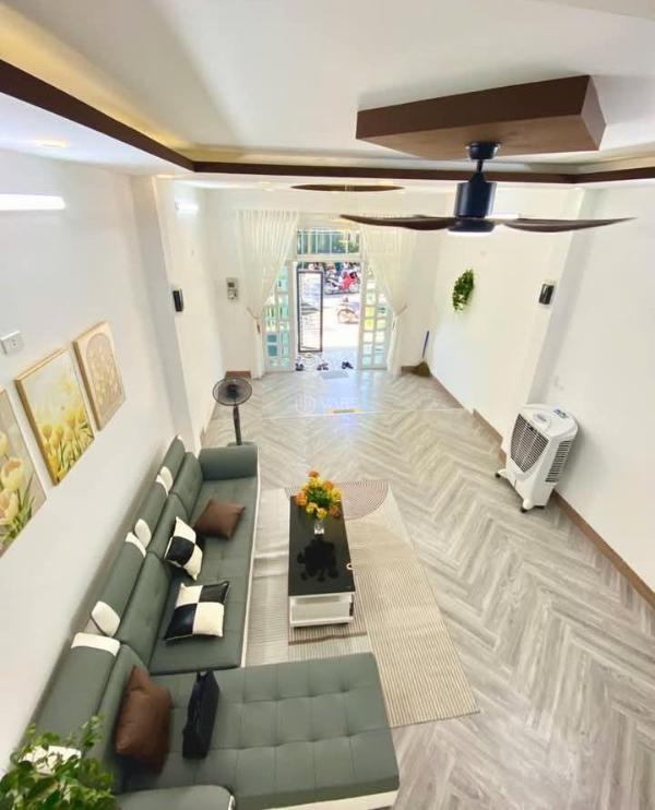 Bán Nhà mặt phố 67m²