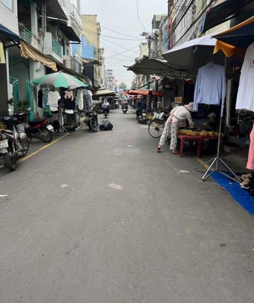Bán Nhà mặt phố 116m²