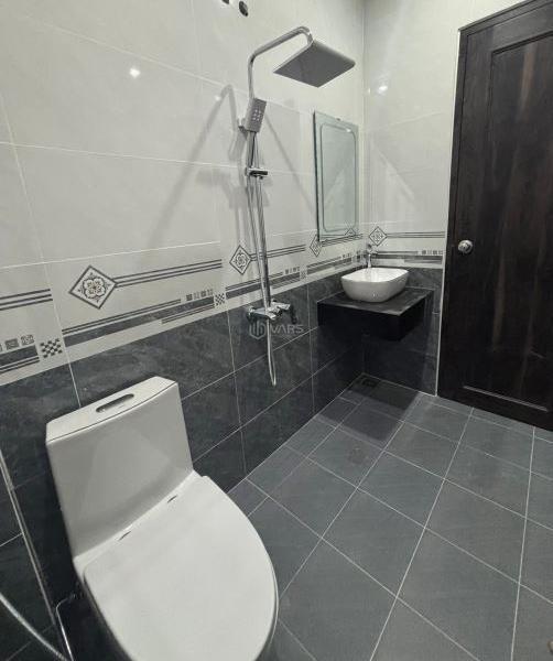 Cần bán Nhà trong hẻm 100m²