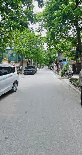 Hiếm, 83m2 đất mt 5m đấu 🏦 giá đường 15m, vỉa hè 2 bên, ngay gần công viên 365, giá đầu tư 1