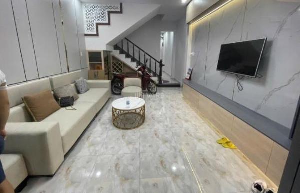 Bán Nhà mặt phố 83m²