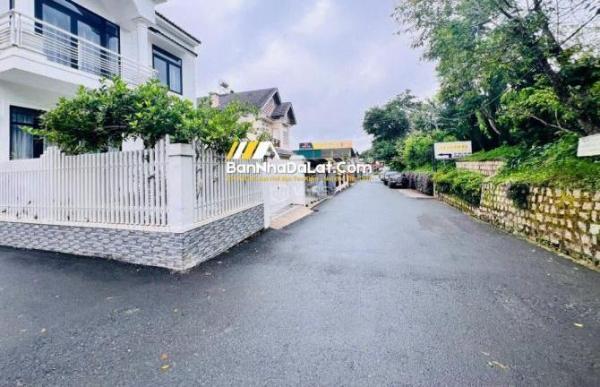 Cần bán Nhà trong hẻm 130m²