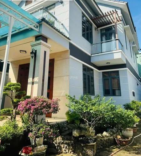 Chủ cần bán Nhà mặt phố 684m²