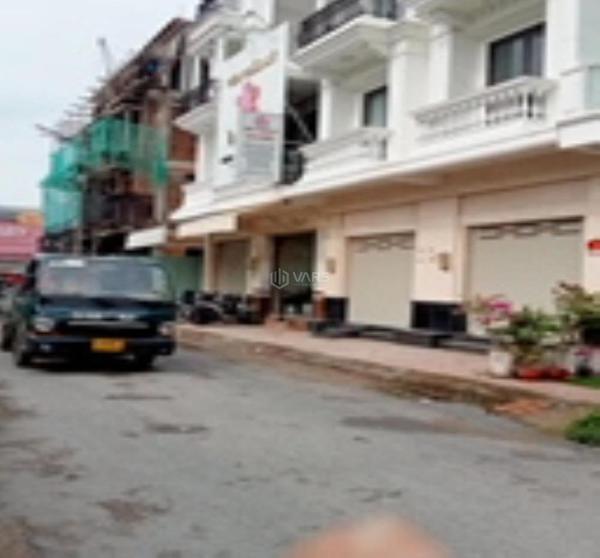 Nhà phố liền kề chợ 🆘 cái vồn thị xã bình minh.
