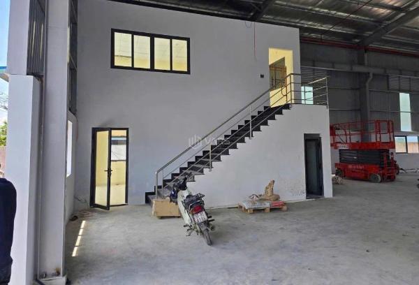 Nhà xưởng trong kcn đức hòa 3,xã đức lập hạ tổng dt 2006m2 giá 21,5 🏬 tỷ
