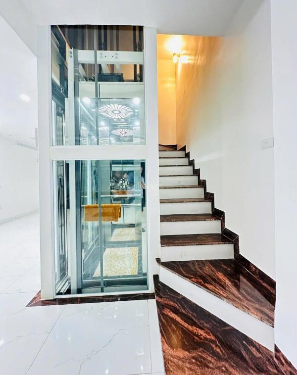 Hoàng quốc việt -cầu 👍 giấy. dt: 61m2 x 6t x 5.1m.mt