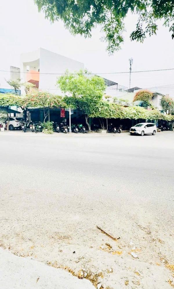 <mark style="background-color: transparent; font-weight: 400; ">Bán đất tặng nhà 2 mặt tiền ninh 🏣 tốn - đang kinh doanh tốt - giá đầu tư</mark>