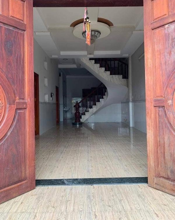 Cho thuê nhà lầu 200m2 có sân đậu ô tô hẻm 🏤 6m kế kdc 91b
